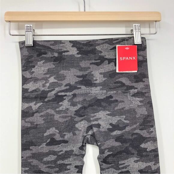SPANX Look at Me Now Seamless Leggings Heather Camo Wide Waistband NEW Size XS - Picture 4 of 9